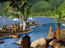 ostrov Mahe - slunění s koupáním u hotelu Le Meridien Fisherman’s Cove