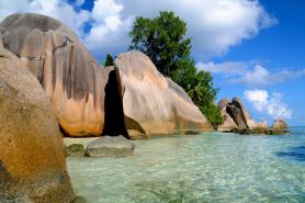 Granitový ostrov La Digue, Seychelly Granitové skály u seychelského ostrova La Digue