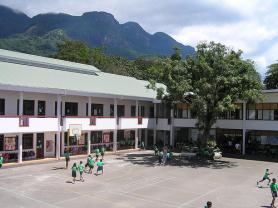 Jedna ze škol na Seychellách Seychelská škola