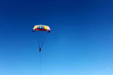 Seychelly - parasailing