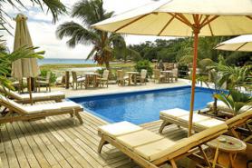 Seychelský hotel Crown Beach s bazénem