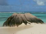 Seychelské ostrovy - jeden z mnoha granitových kamenů