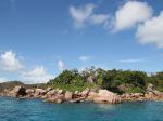 Malý seychelský ostrov Curieuse